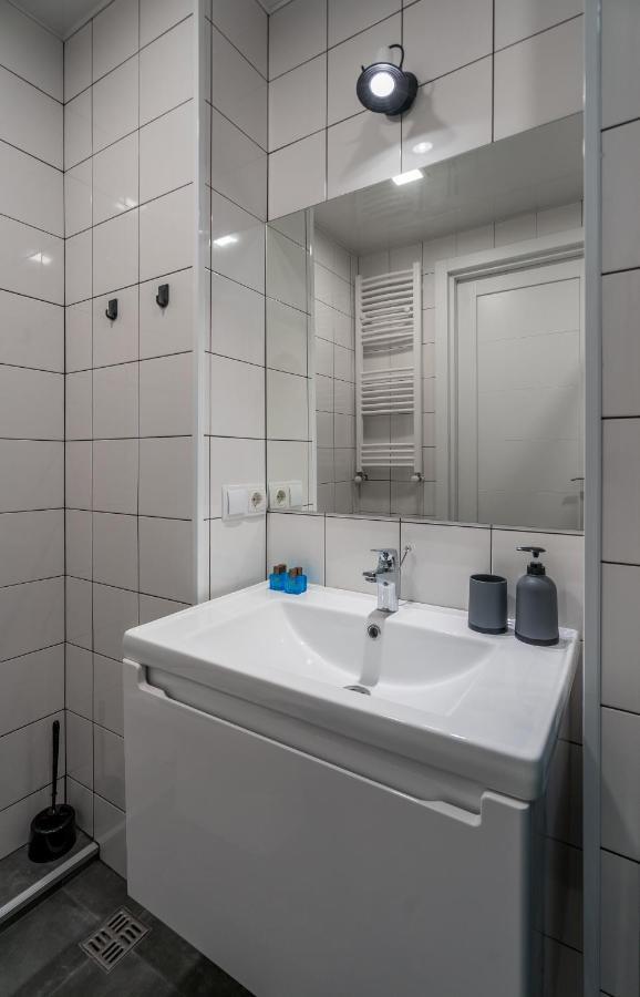 Loft1 Apartment 302 グダウリ エクステリア 写真